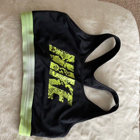 Nike Other - Sports bra